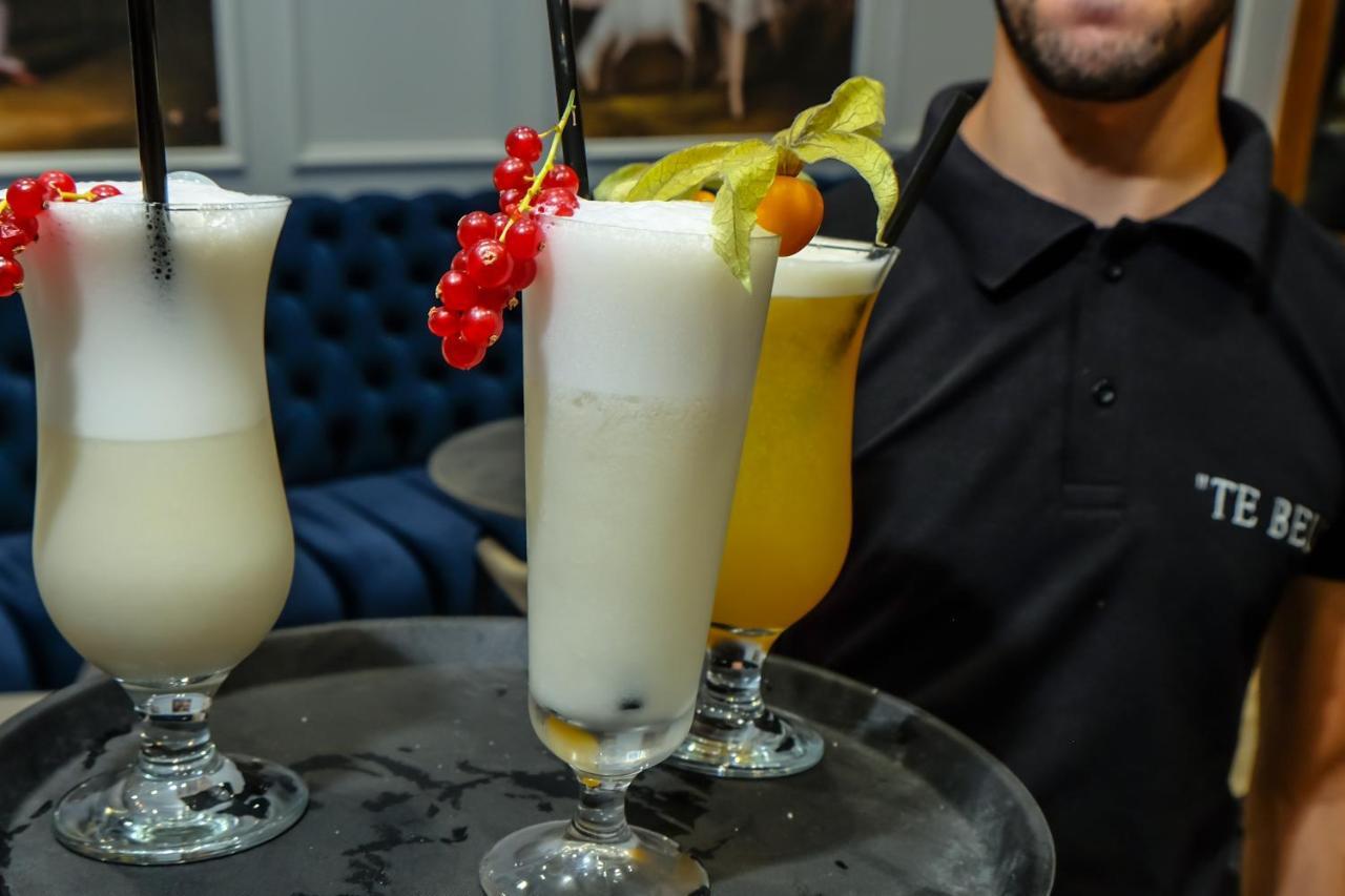 مبيت وإفطار فلورا Tebeu Coffe And Bar المظهر الخارجي الصورة